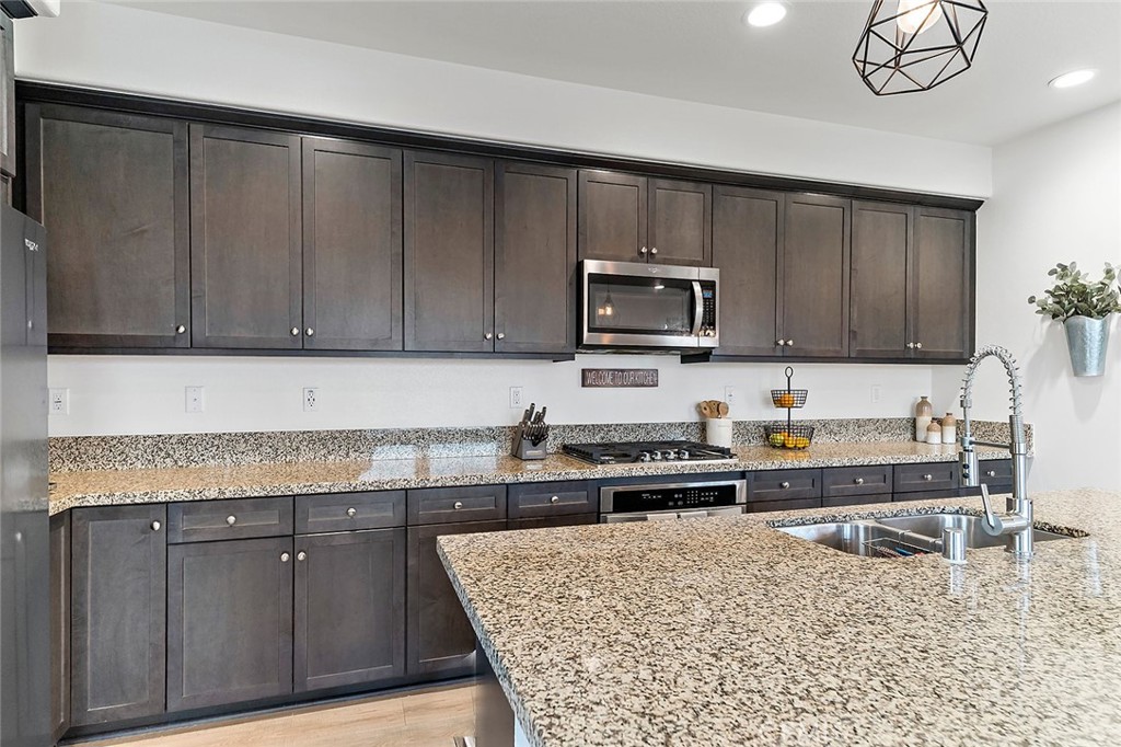 7376 Solstice Place