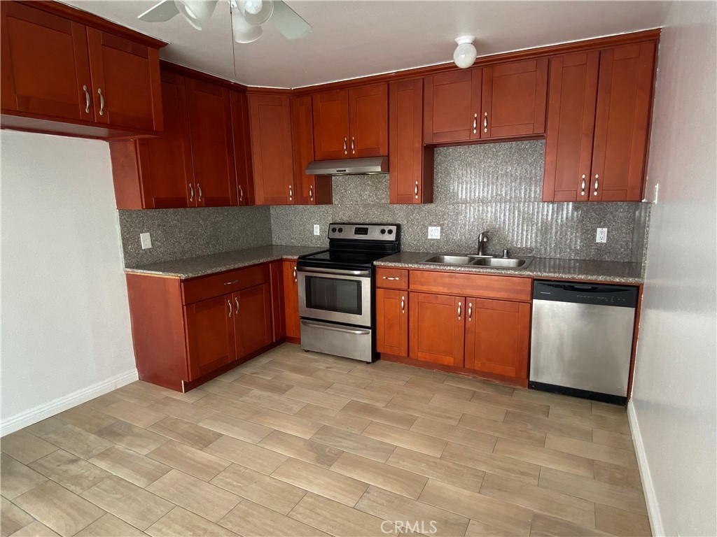 1366 Parkside Drive