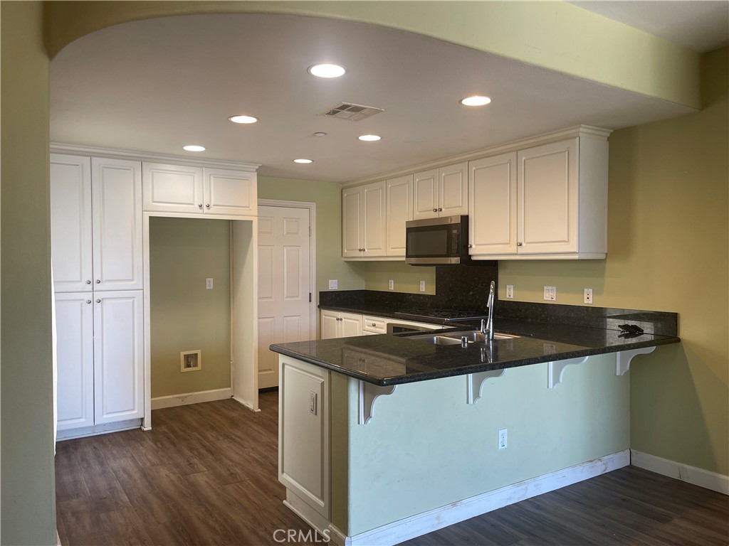15880 Main Street