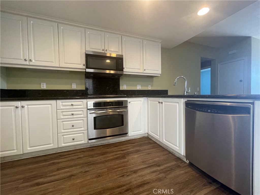 15880 Main Street