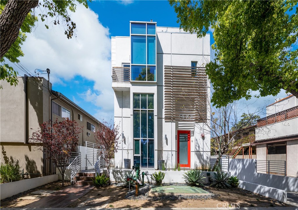 95 N Wilson Avenue