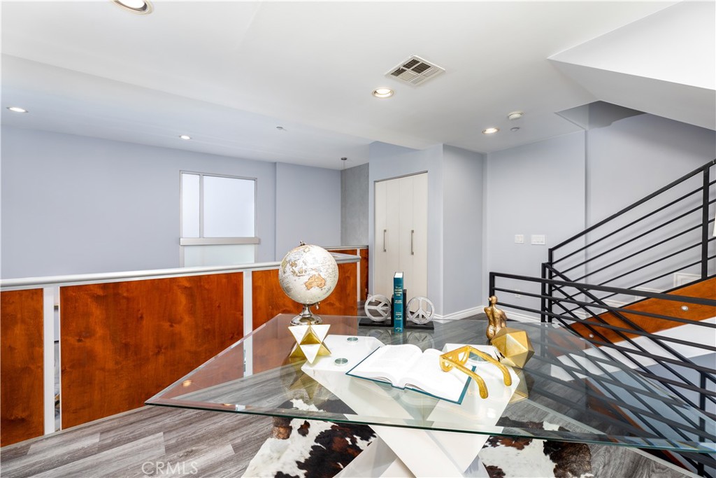 95 N Wilson Avenue