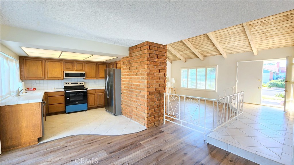 1085 Overlook Ridge Road