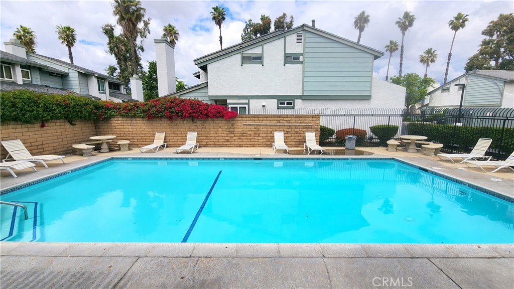 1949 E Yale Street
