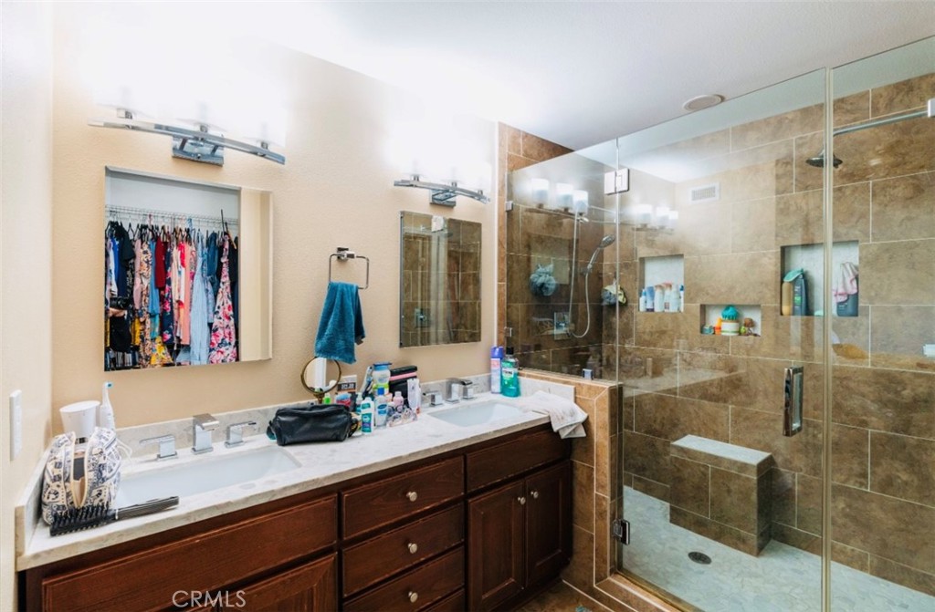 3878 Ravenswood Drive