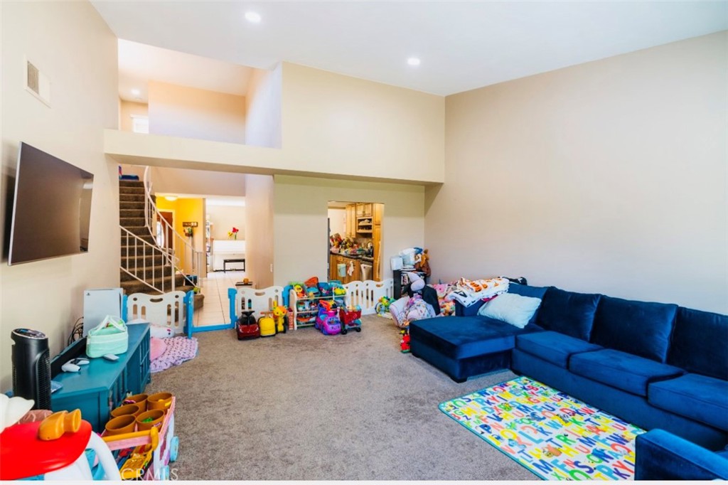 3878 Ravenswood Drive