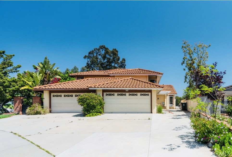 3878 Ravenswood Drive