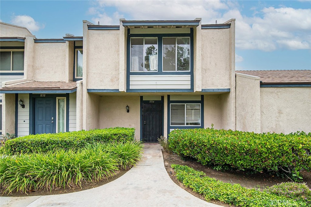 1834 Howard Court