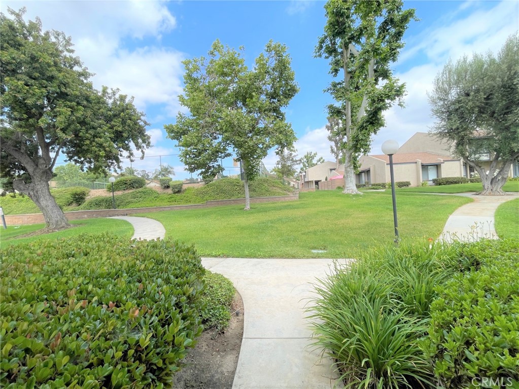 1834 Howard Court