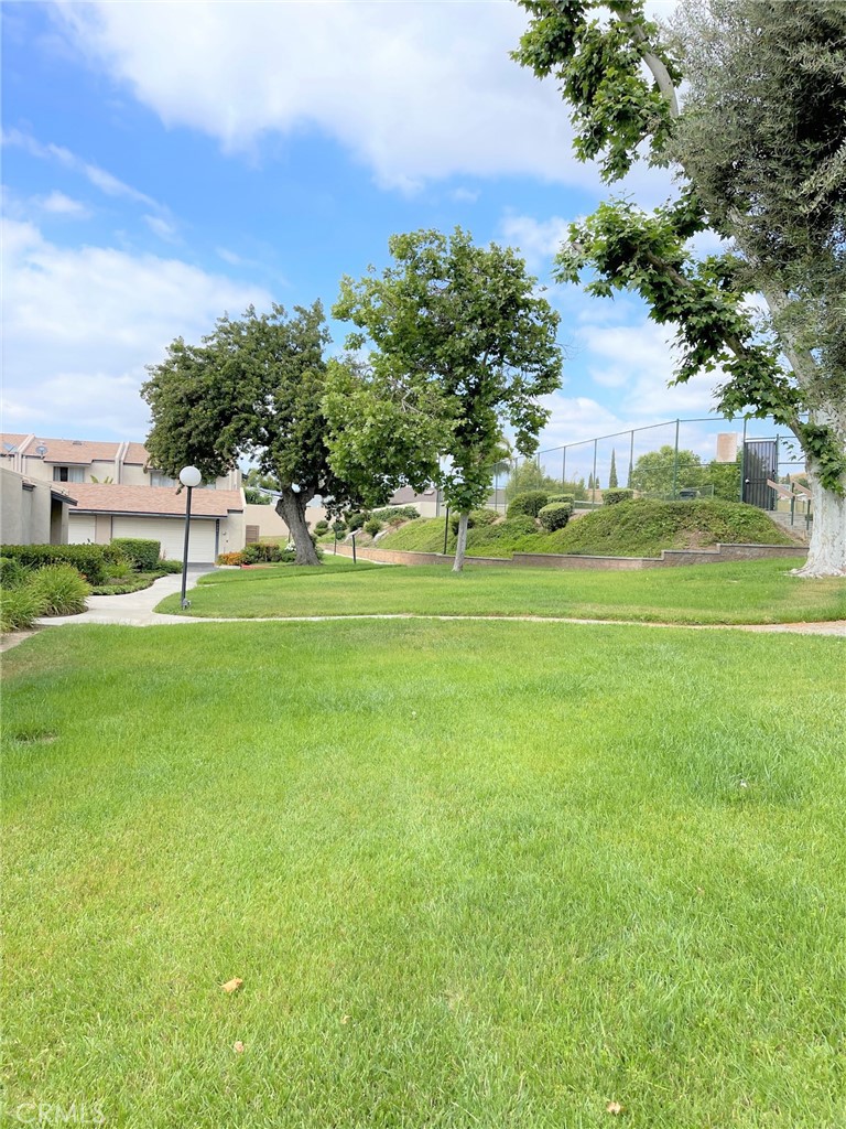 1834 Howard Court