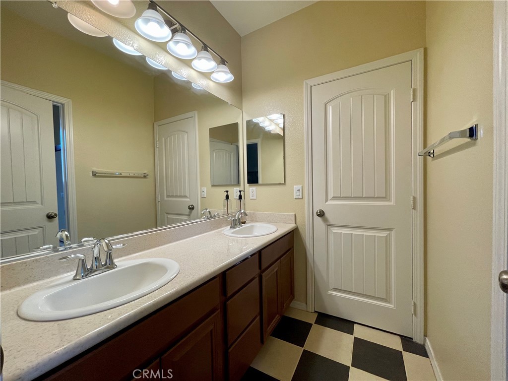 6839 Cleveland Bay Court