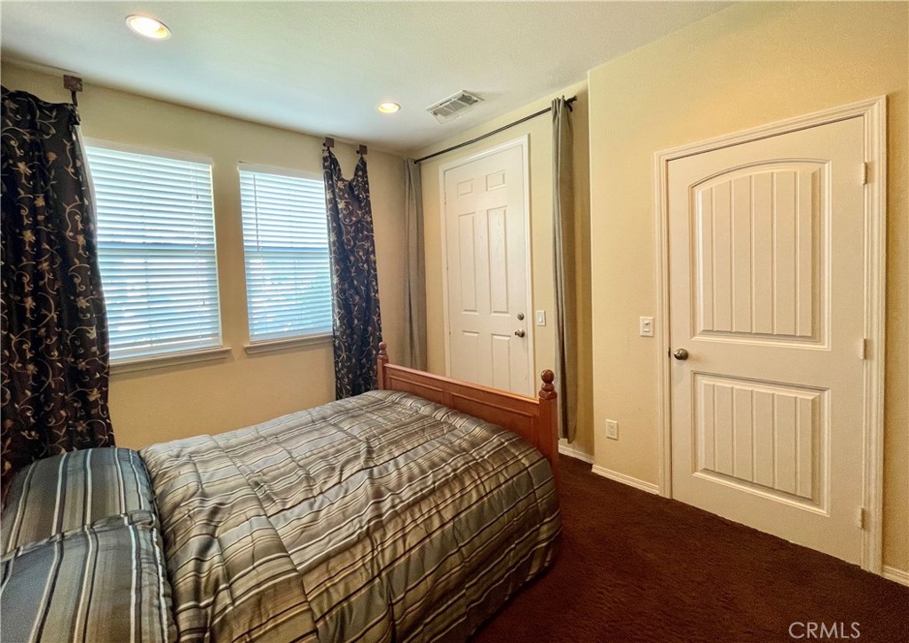 6839 Cleveland Bay Court