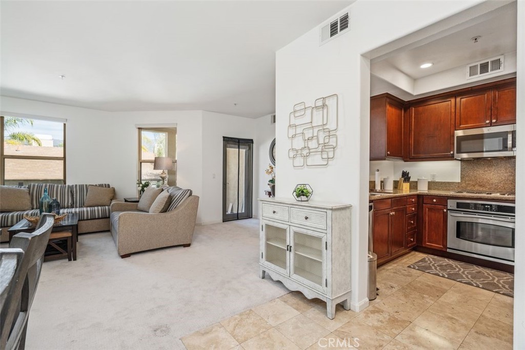 128 N Oak Knoll Avenue 317