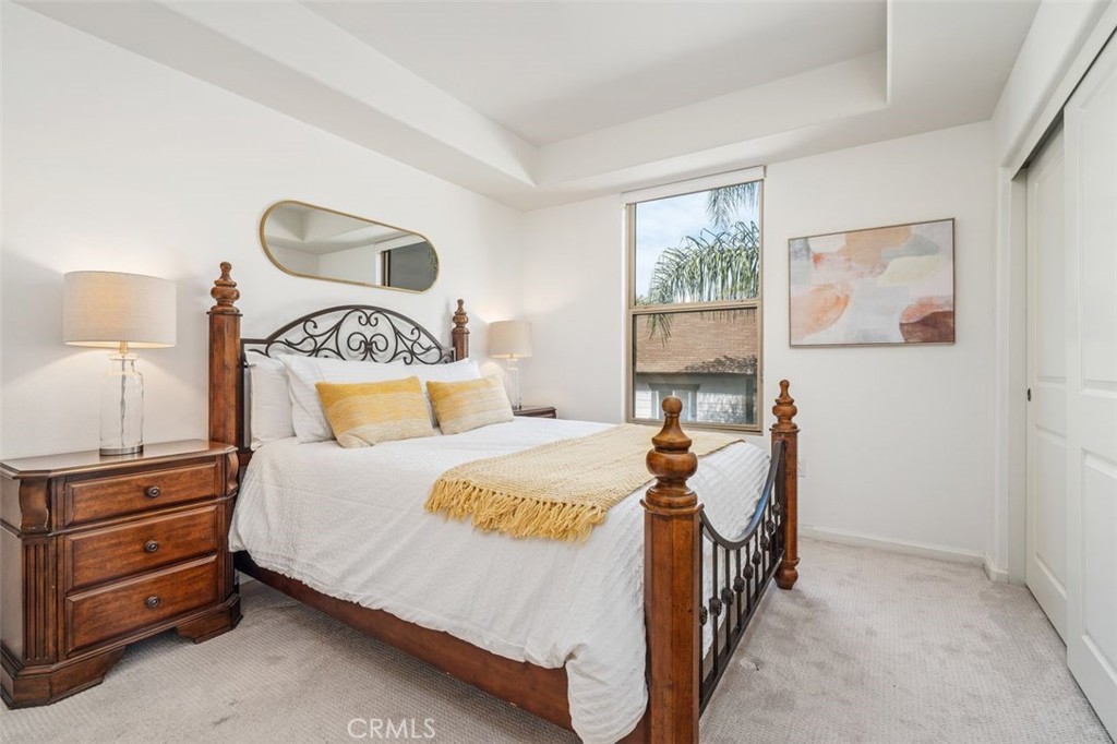 128 N Oak Knoll Avenue 317