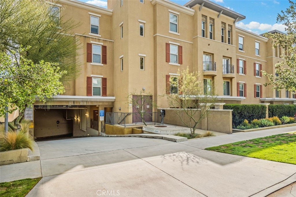 128 N Oak Knoll Avenue 317