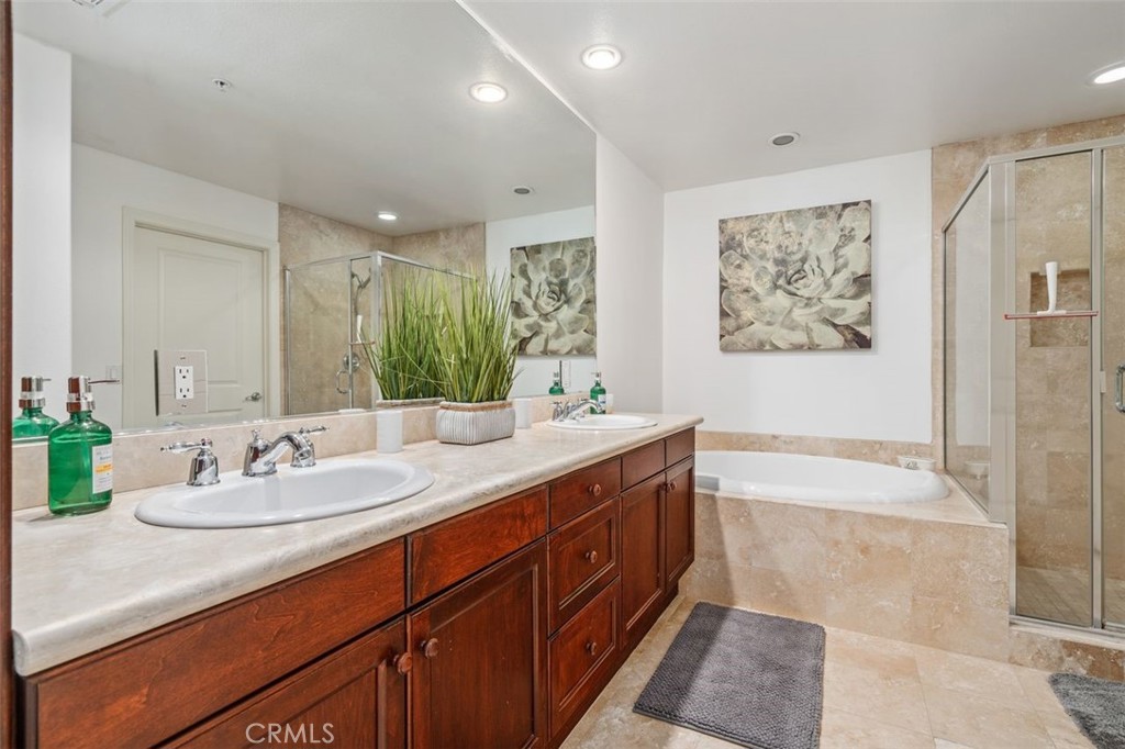 128 N Oak Knoll Avenue 317