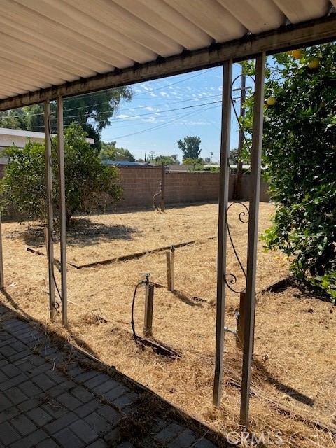 953 W El Morado Court