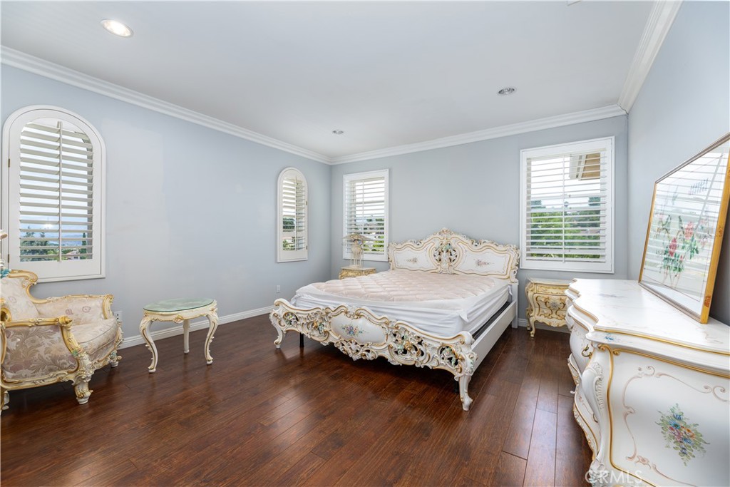 688 Radbury Place