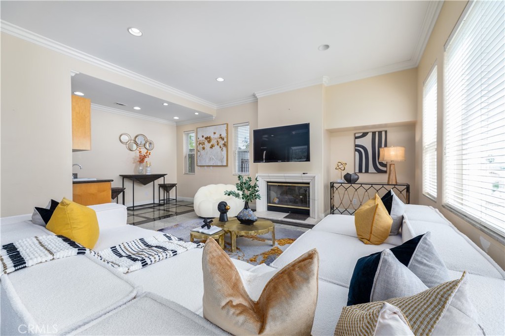 688 Radbury Place