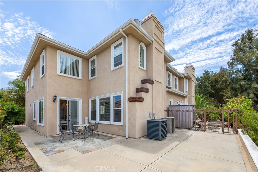 688 Radbury Place