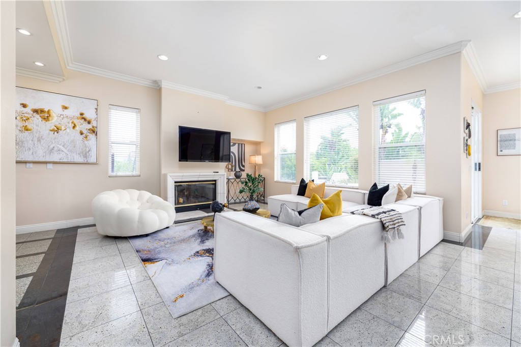 688 Radbury Place