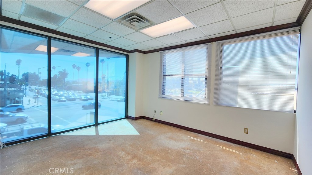 9496 Magnolia Avenue 204