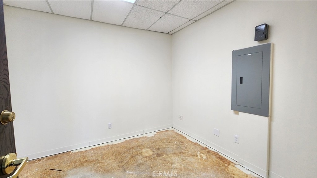 9496 Magnolia Avenue 204