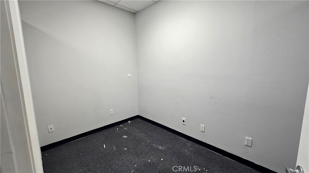 9496 Magnolia Avenue 208