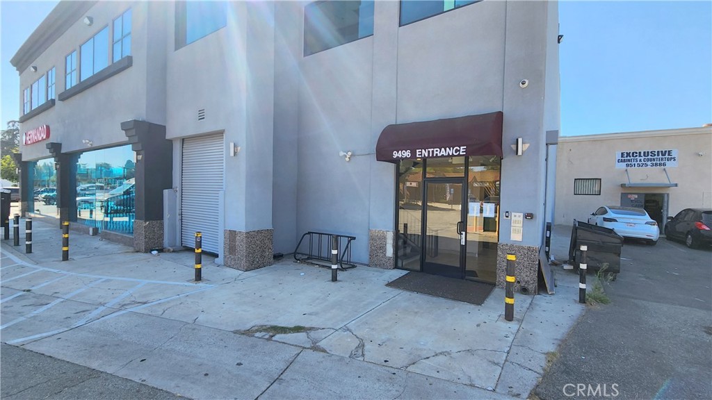 9496 Magnolia Avenue 208