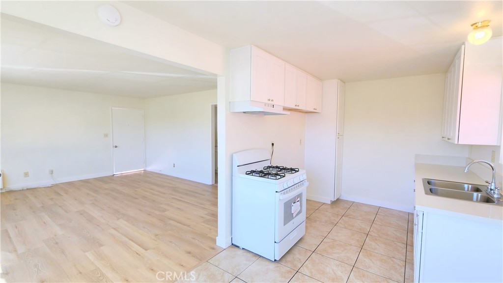 2325 Angela Street 3