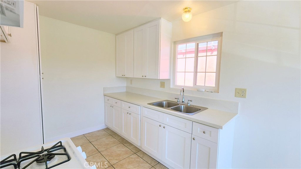 2325 Angela Street 3