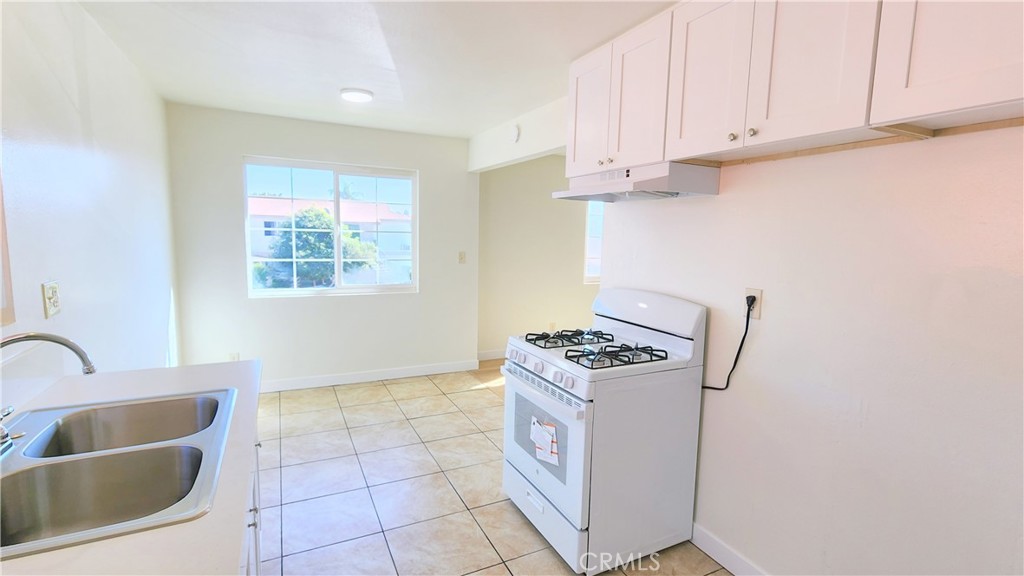 2325 Angela Street 3