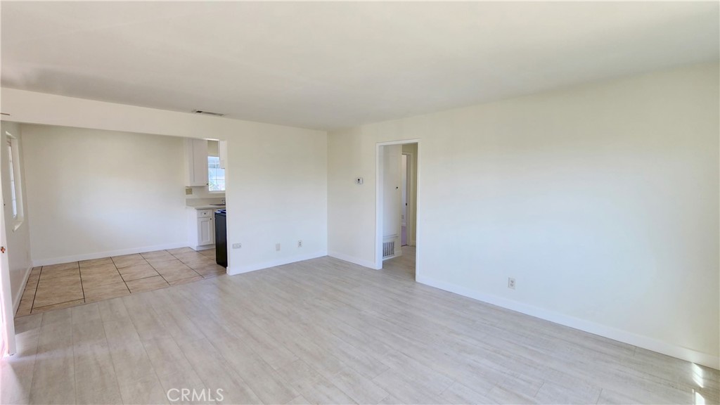 2325 Angela Street 4