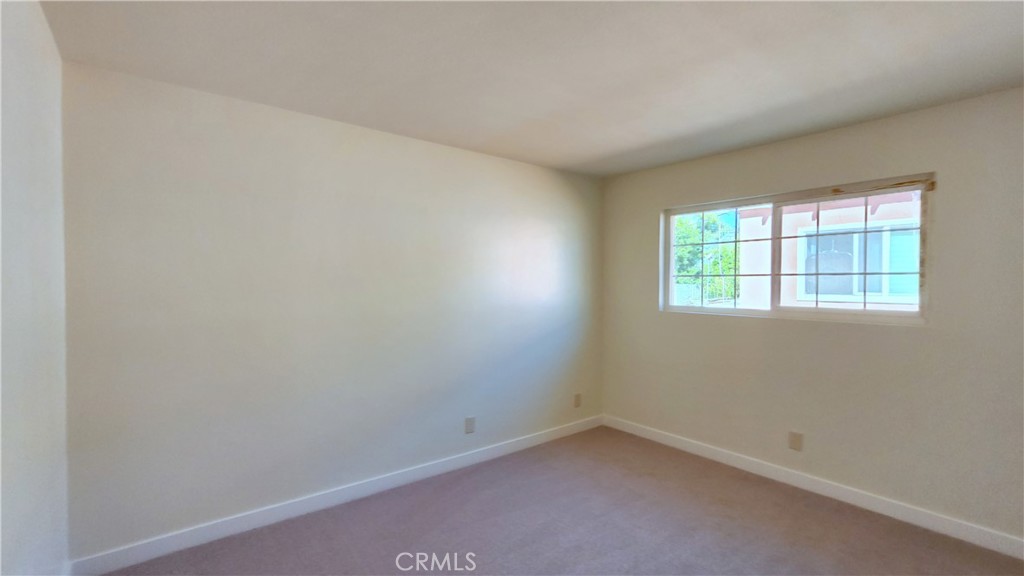 2325 Angela Street 4