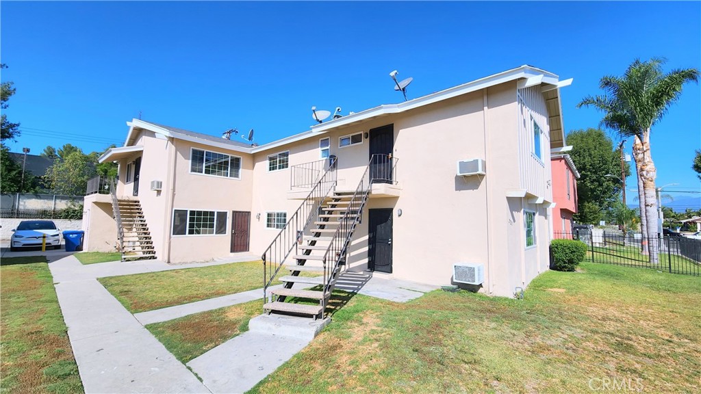 2325 Angela Street 4
