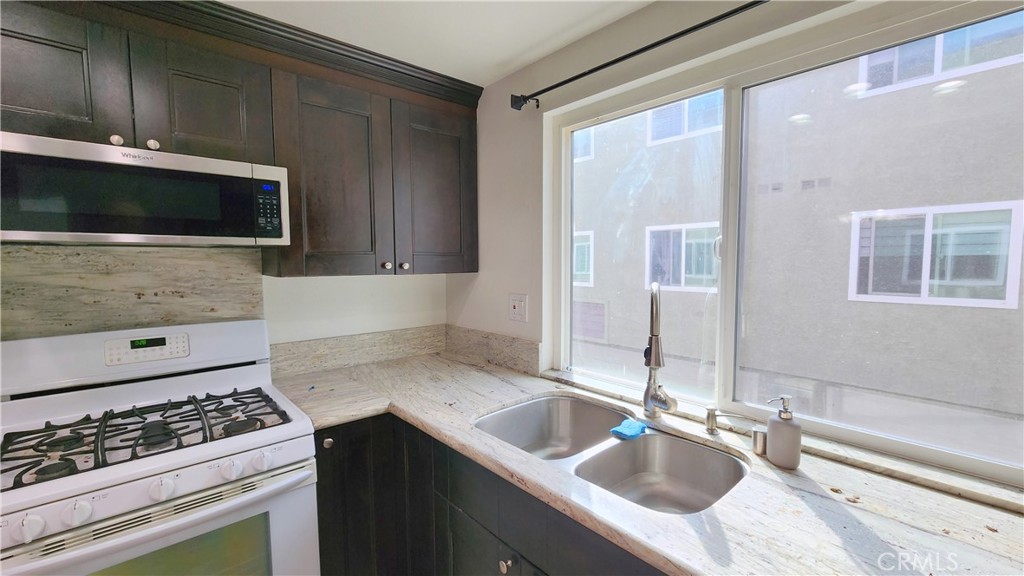 78 Harkness Avenue 7