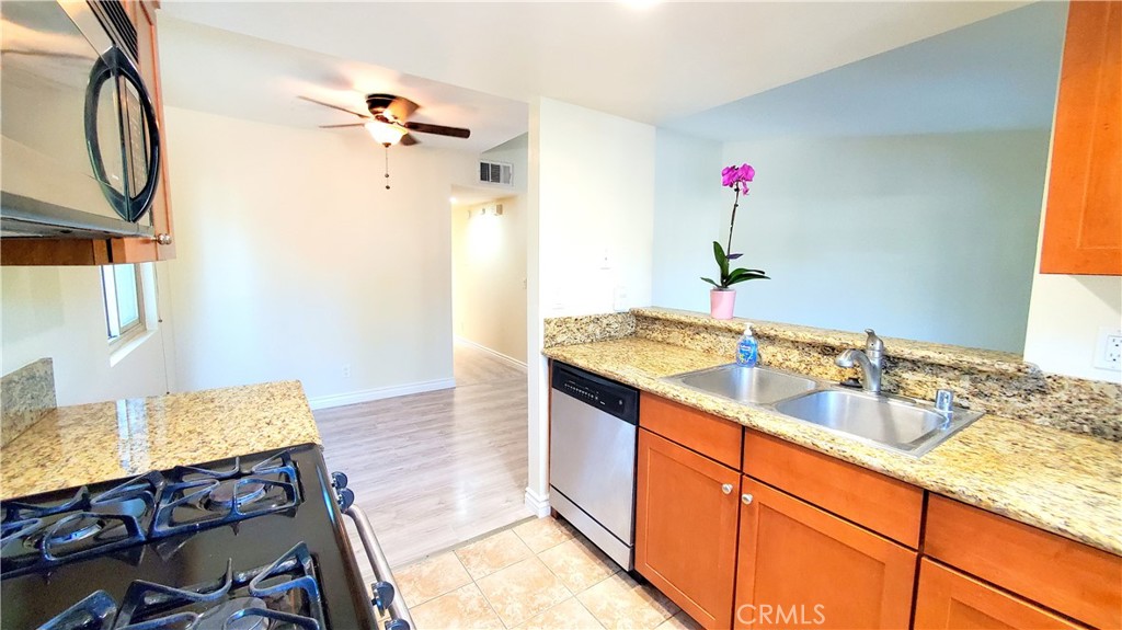 920 S Palmetto Avenue 25
