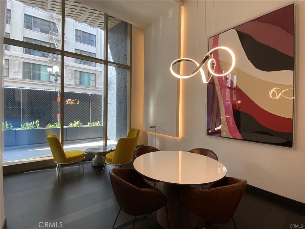 400 S Broadway 2504