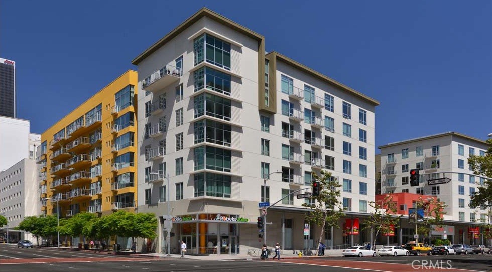 645 W 9th Street 318