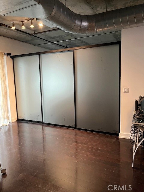 645 W 9th Street 318