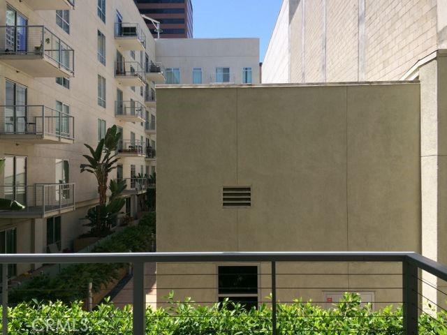 645 W 9th Street 318