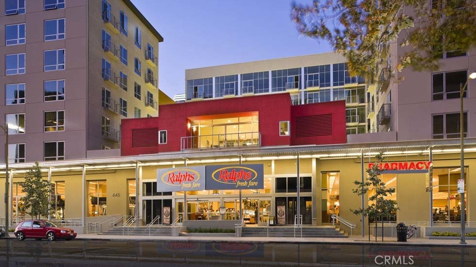 645 W 9th Street 318