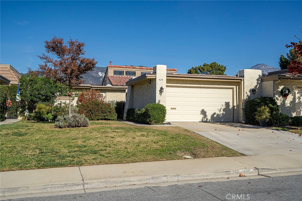 425 Champlain Drive