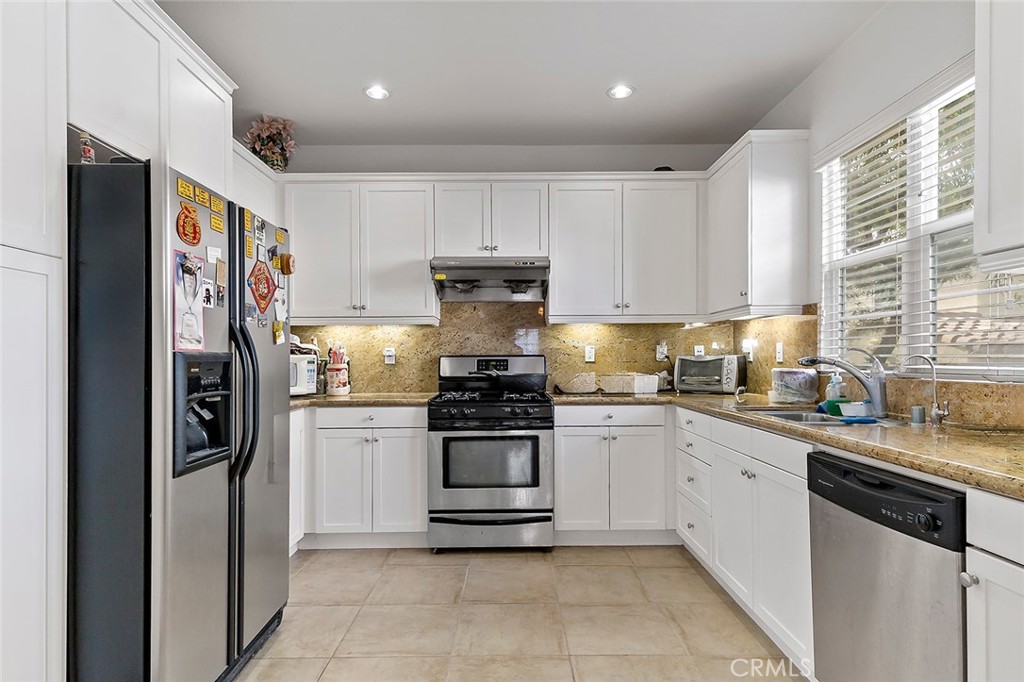 876 Sunset Place