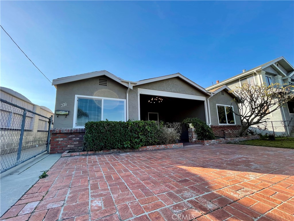 607 Sefton Avenue