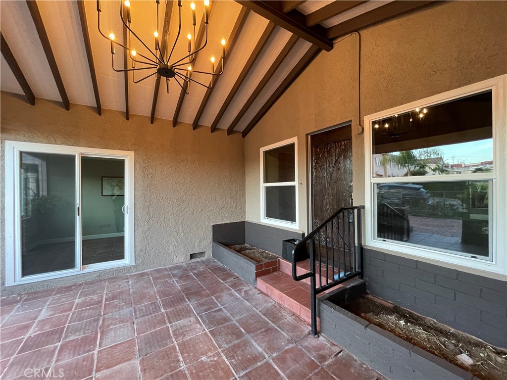 607 Sefton Avenue