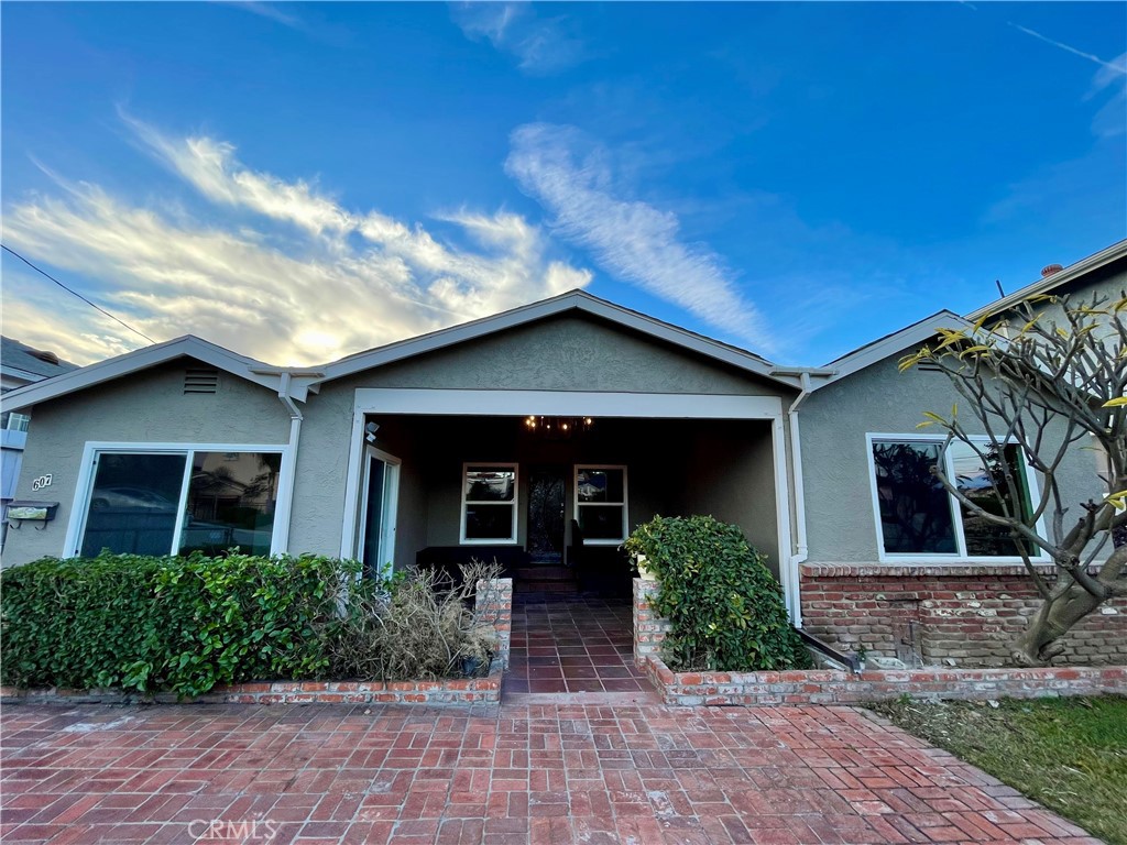 607 Sefton Avenue