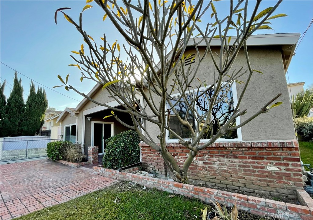 607 Sefton Avenue