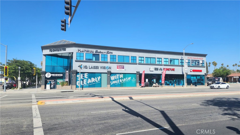 9496 Magnolia Avenue 202