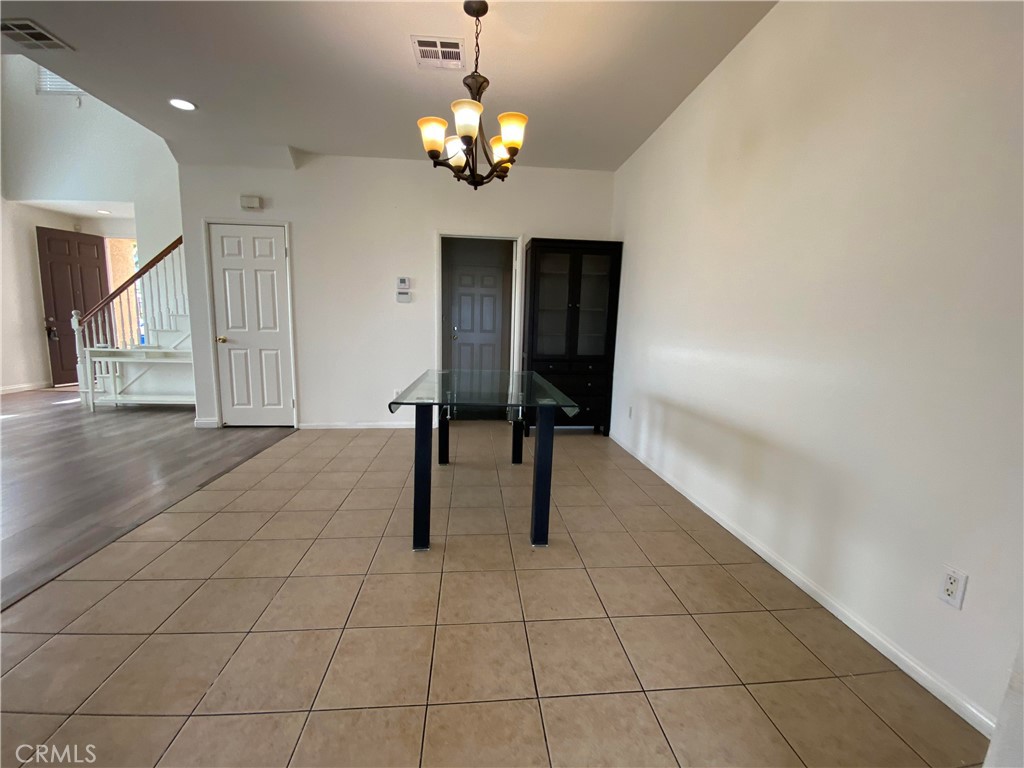 178 W Paramount St